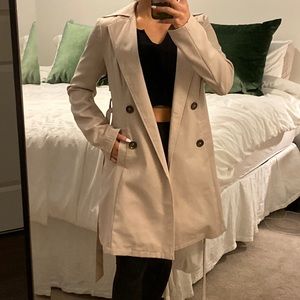 ⚜️ Windsor tan trench coat size small